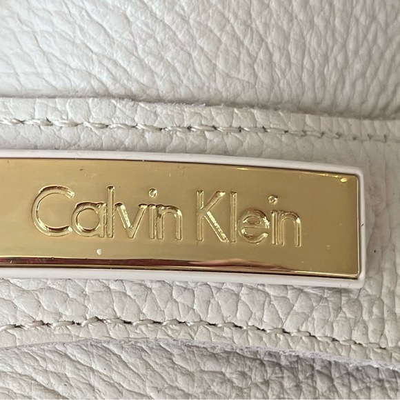 Calvin Klein Women's White Pebble Grain Sz 8.5 Loafers - Picture 2 of 4